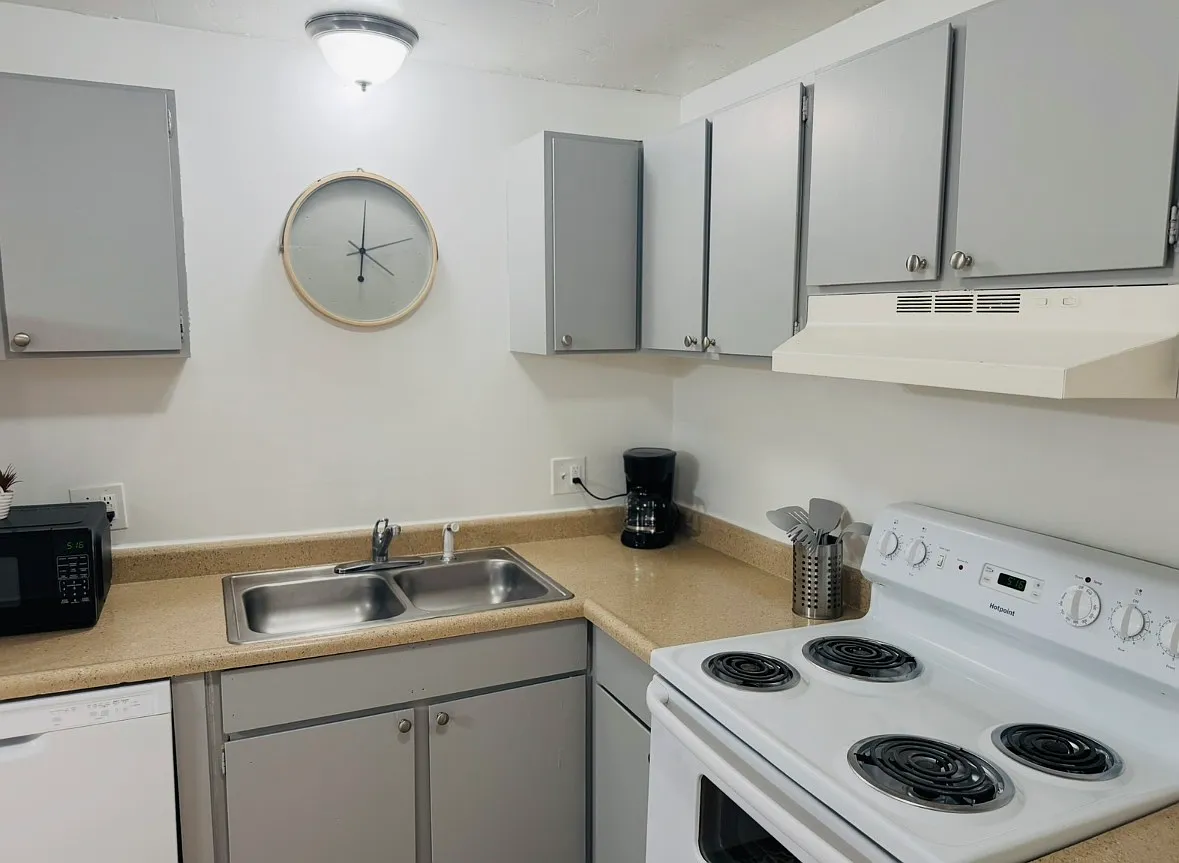 2 bed, 900 sqft, $1,250 — Photo 2