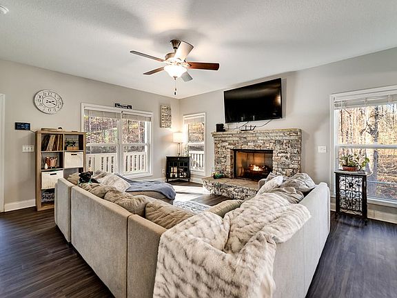 5th image of 189 Crocus Ln