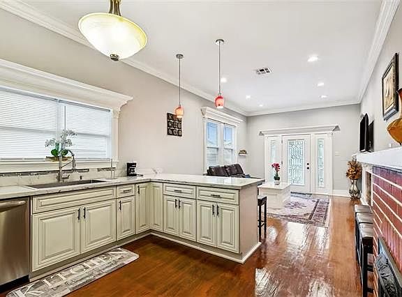 4th image of 3025 Short St
