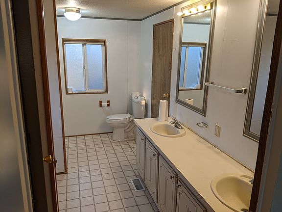 5th image of 7999 Wards Ave
