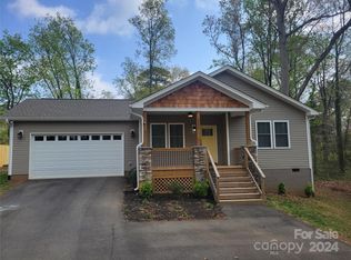 2037 Bost St, Lincolnton, NC 28092