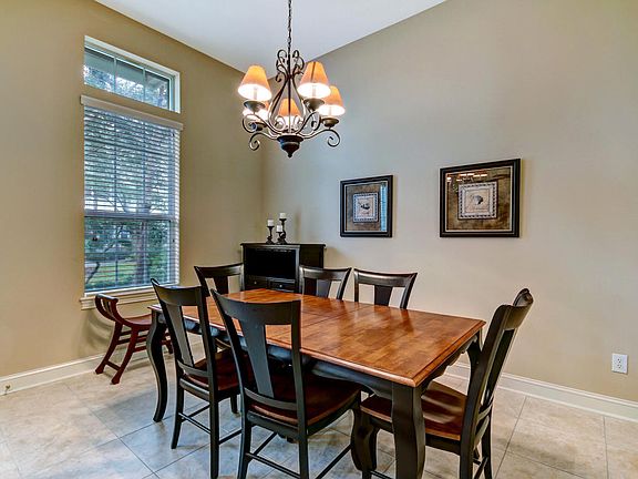 4th image of 1528 Ruskin Ln