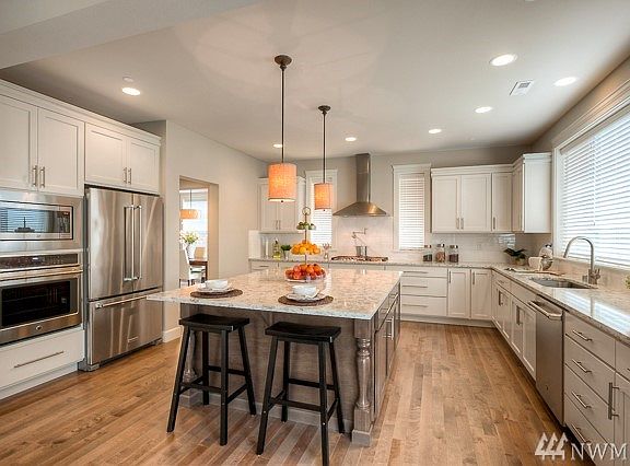 Dining, patio door to outdoor living 