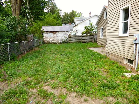 4th image of 602 Spruce St
