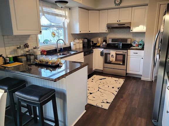3rd image of 1204 Deerfield Ave