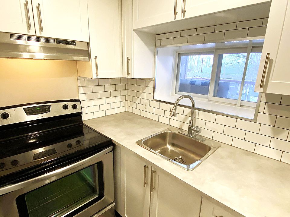1st image of 131 Stirton St #3