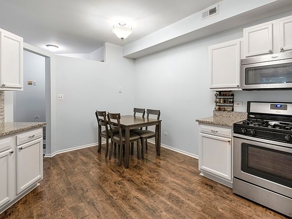 5th image of 1701 Chesapeake Ln