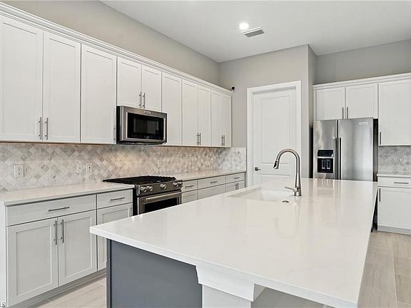 4th image of 20402 Pebble Glen DR