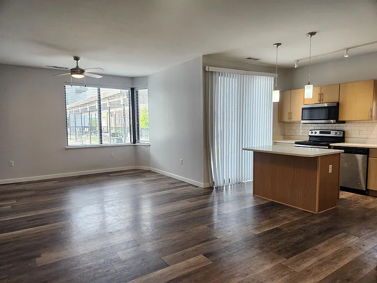 River Rock Apartments — Photo 94