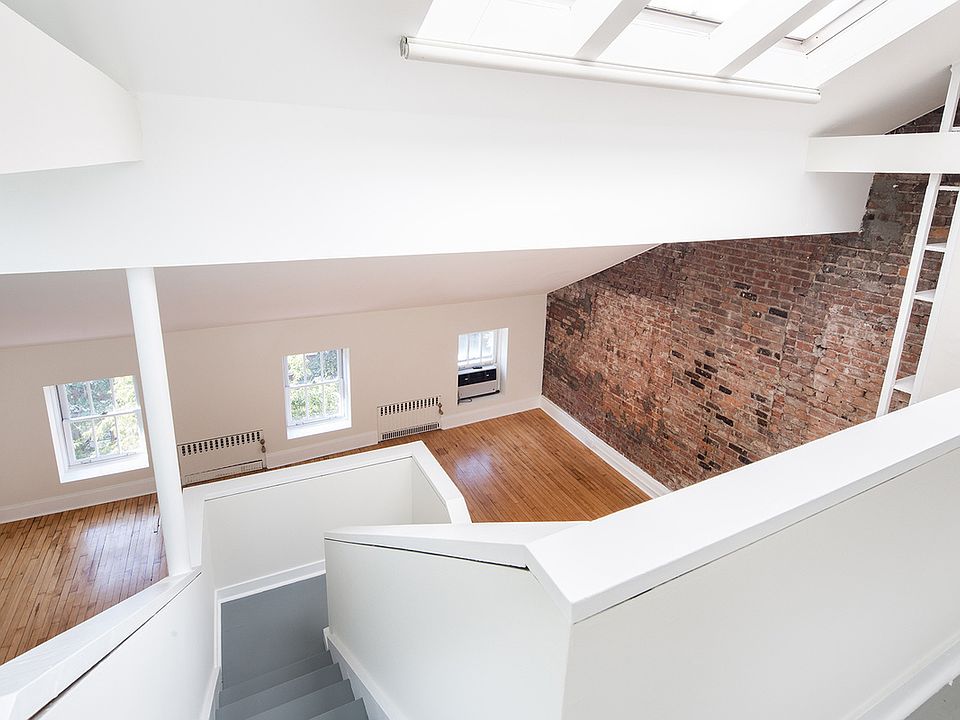 1st image of 73 Horatio St #4