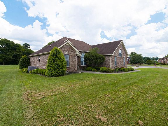 2nd image of 841 Woodstock Ct