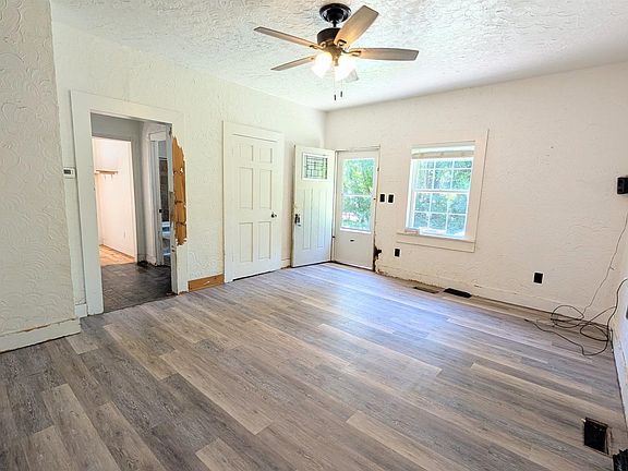 5th image of 434 Wesley Rd