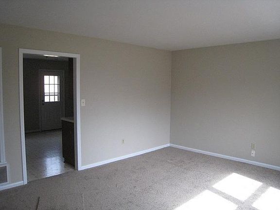 3rd image of 5318 Century Dr