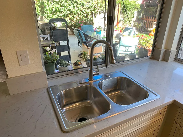 23689 Parkland Ave — Photo 4