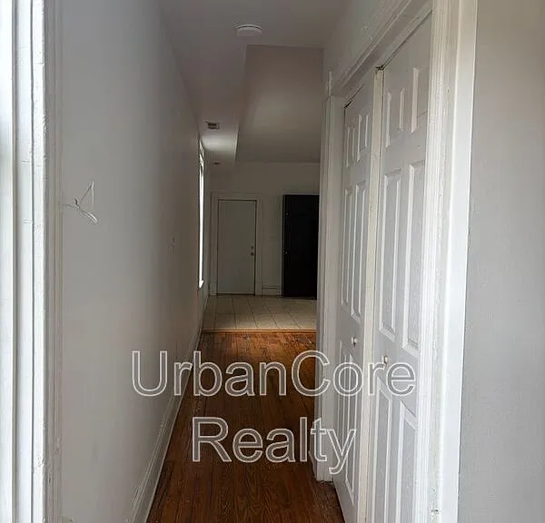 621 N 31st St #B — Photo 5
