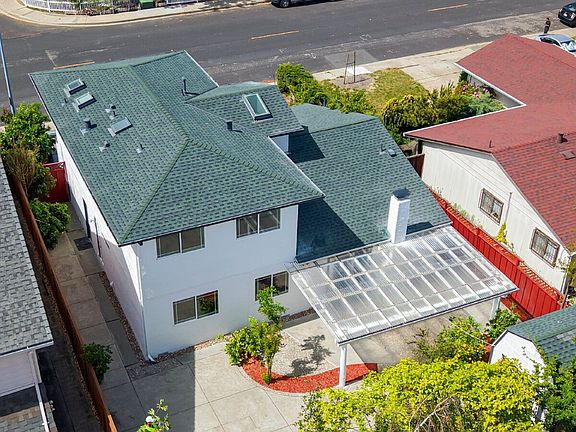 4th image of 3104 San Andreas Dr