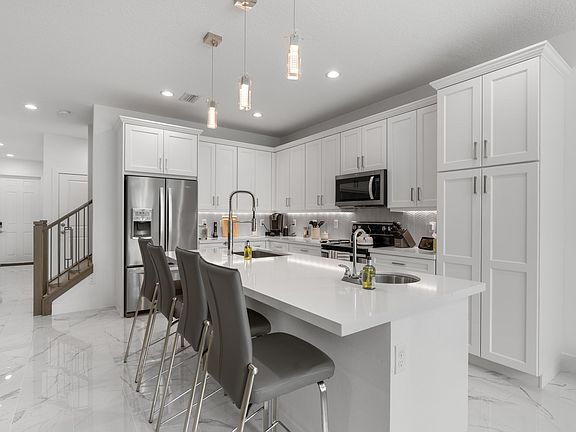 4th image of 554 Parsons Way