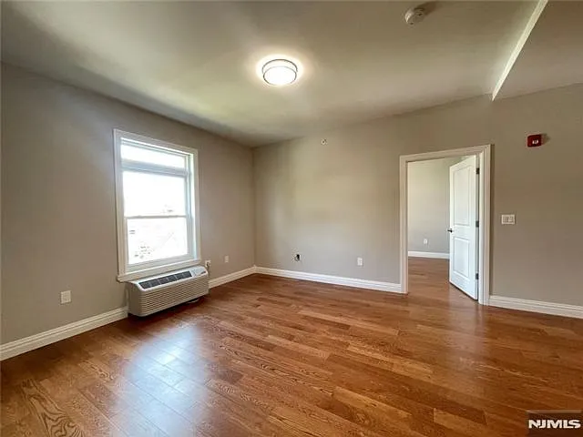 116 Essex St #202 — Photo 10