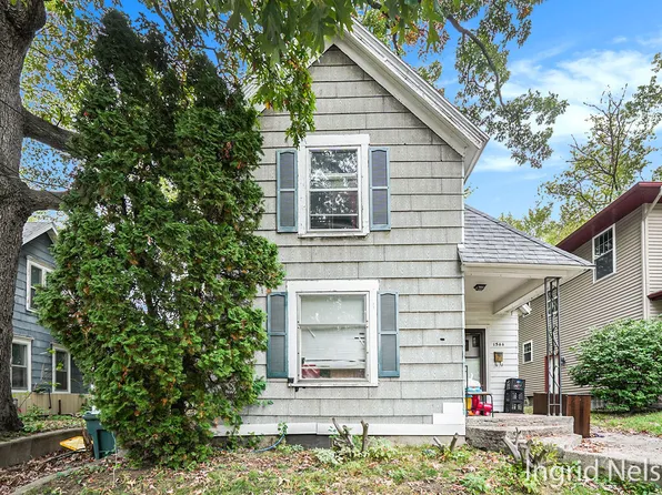 1544 Forrest Ave NE, Grand Rapids, MI 49505