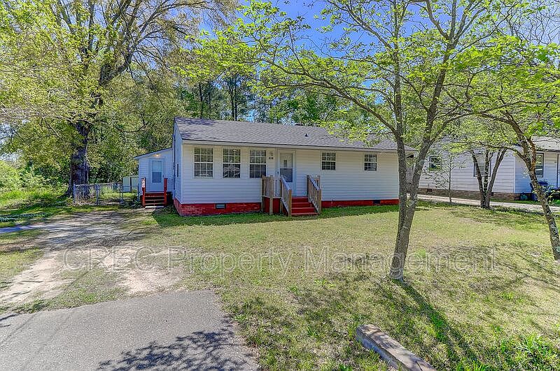 1st image of 2401 Eagle Dr
