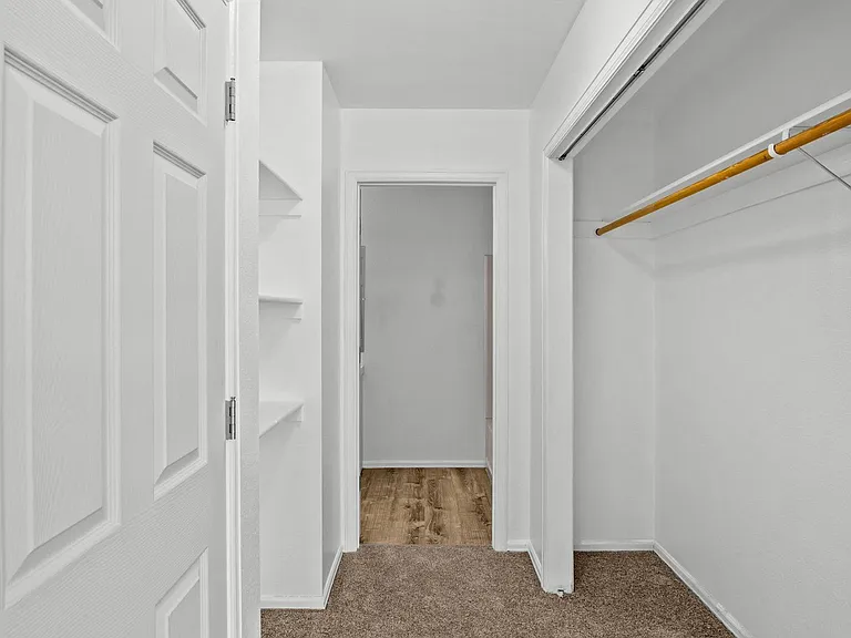 565 Redcliff Cir — Photo 23