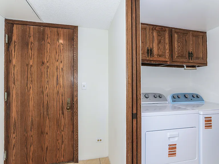 555 Hahaione St #B100 — Photo 30