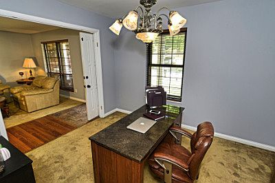 4th image of 2728 Queen Bee Ln