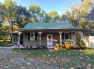 34204 Irish Ln, Brighton, IL 62012