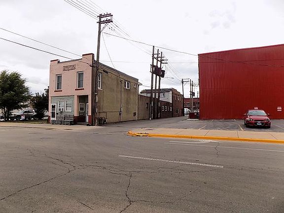 4th image of 112 S Vermillion St