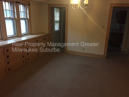 2nd image of 2725 N 50th St