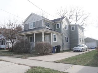 909 11th St, Racine, WI 53403