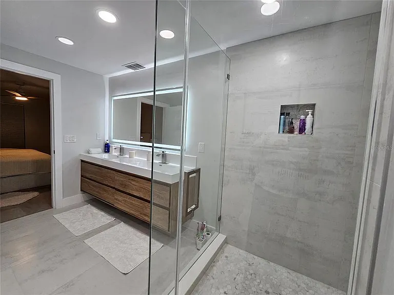 975 Coronado Dr — Photo 11