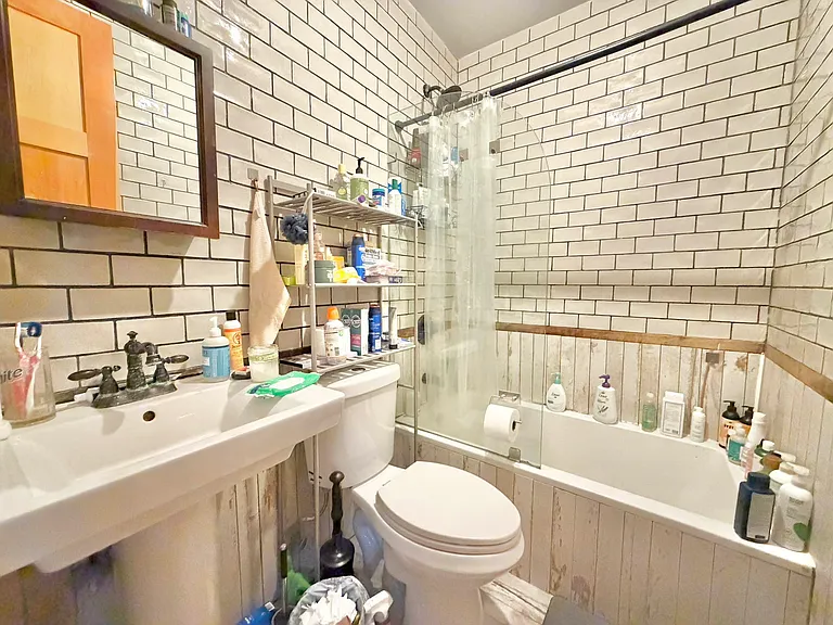 208 Starr St #2B — Photo 6