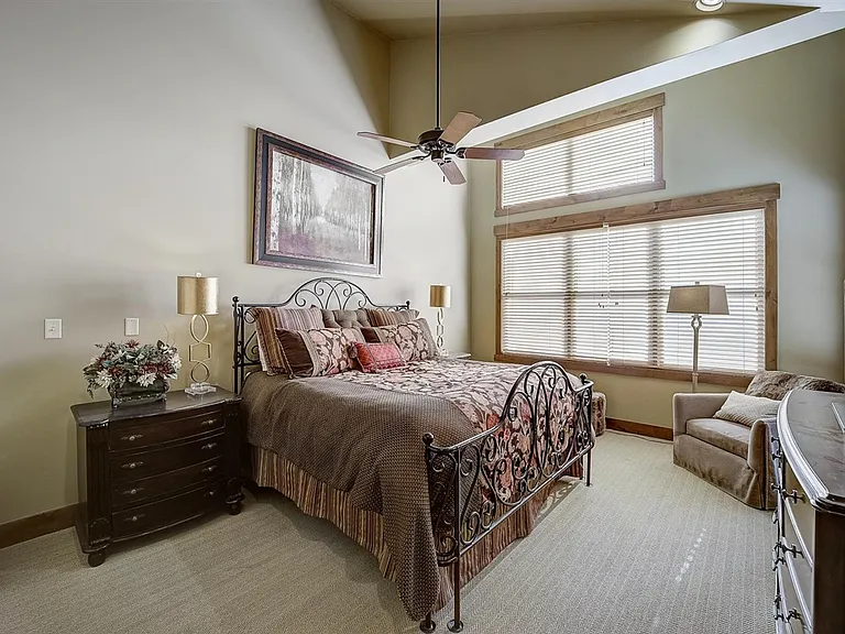7580 Royal St E #32 — Photo 10