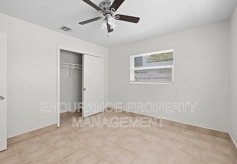 147 W 28th St — Photo 13