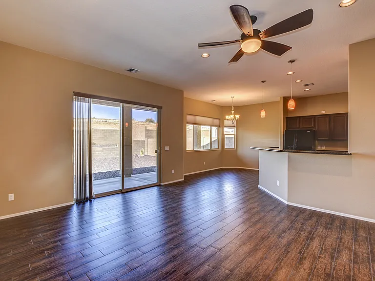 4844 N Salem Pl — Photo 6