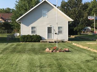 406 Pottawatomie St, Hiawatha, KS 66434