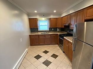 141-35 243rd St #2, Rosedale, NY 11422