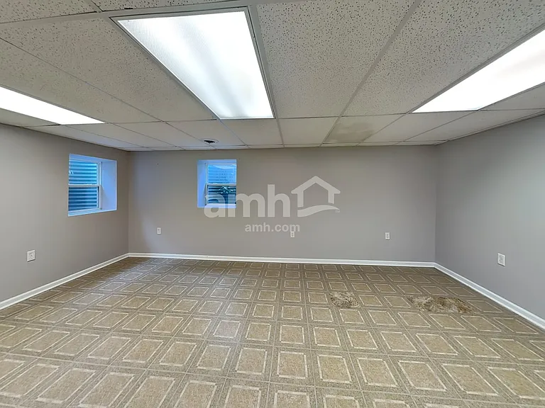 400 Galvin Pkwy — Photo 18
