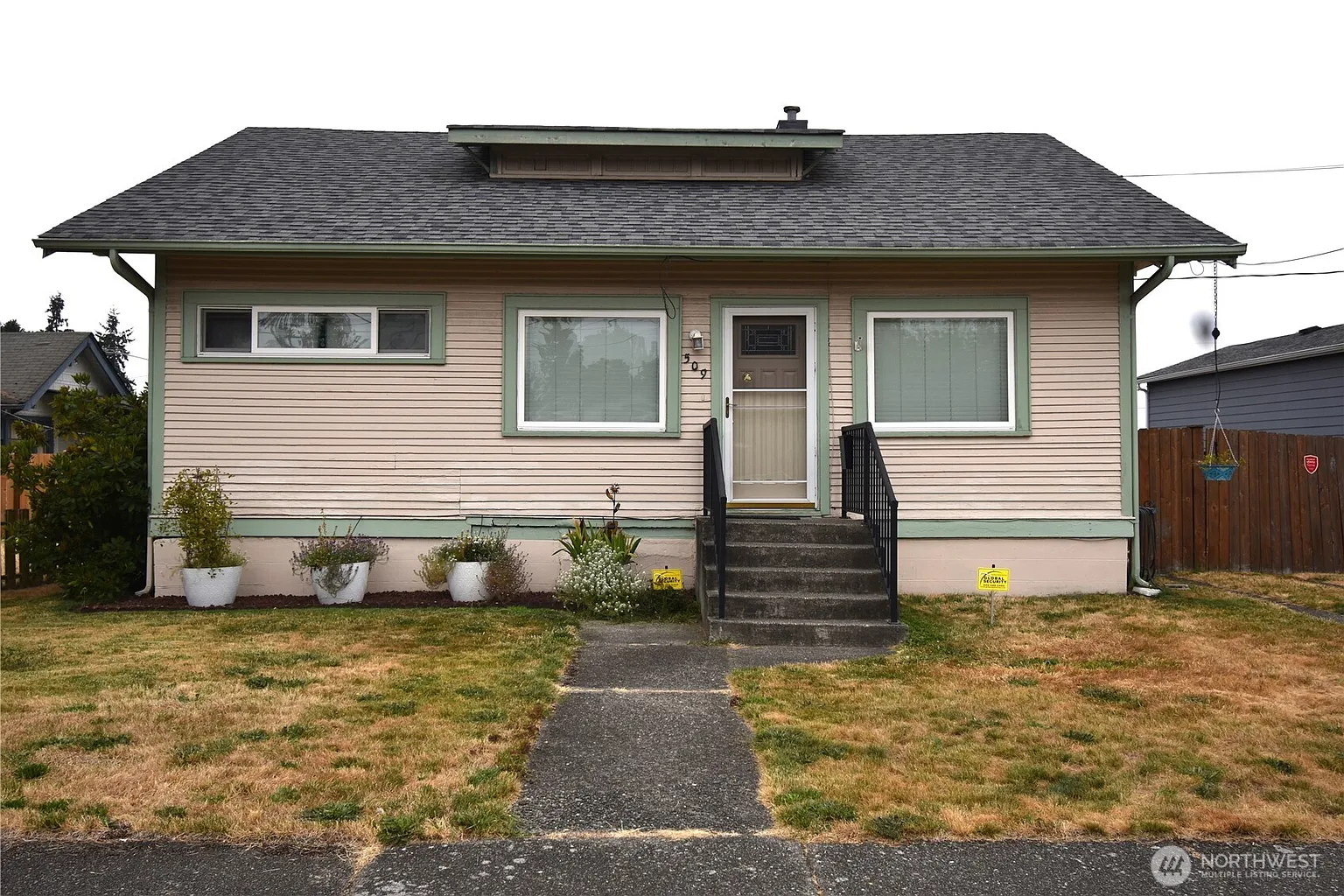 509 6th Street SE photo 1
