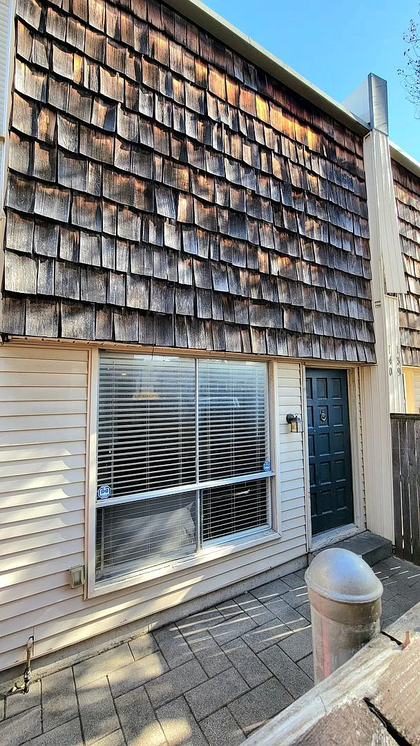 Split Level Condo Oak Lawn Area — Photo 3