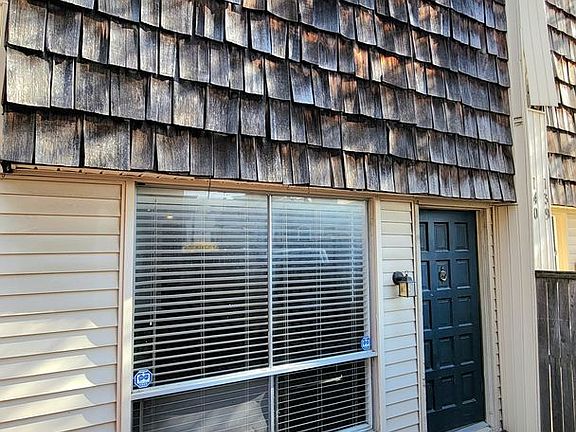 3rd image of 2702 Douglas Ave #140