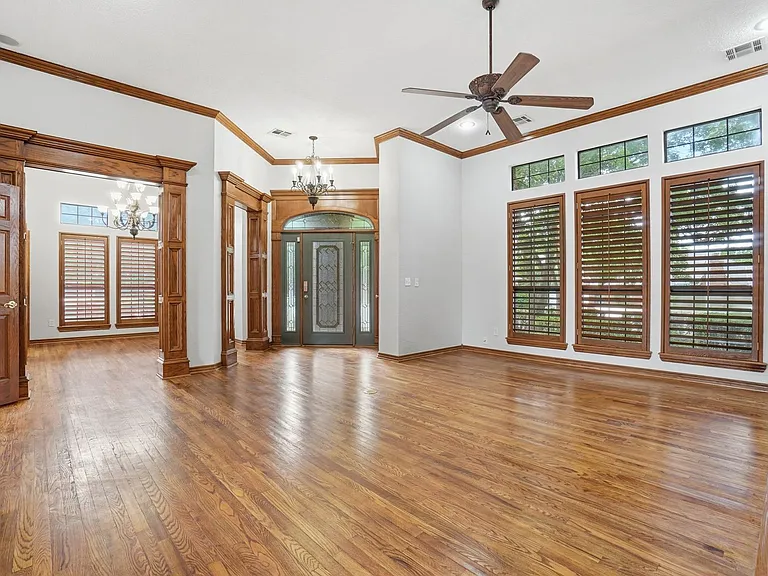 3102 NE Heritage Dr — Photo 50