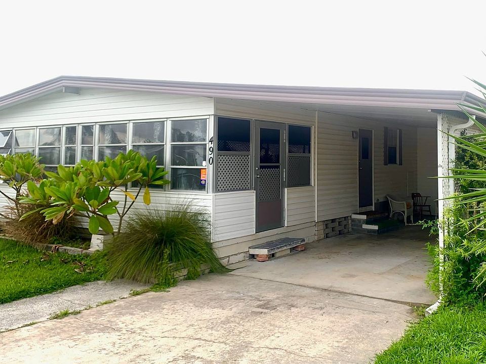 2nd image of 490 Ridgewood Ln