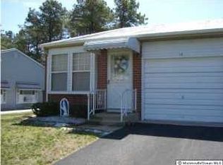 1 Greenwood Dr, Bordentown, NJ 08505