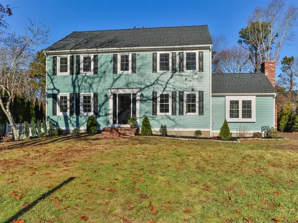 37 Noreast Dr, Bourne, MA 02532
