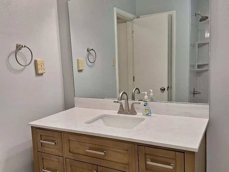 6826 Dorchester Dr — Photo 18