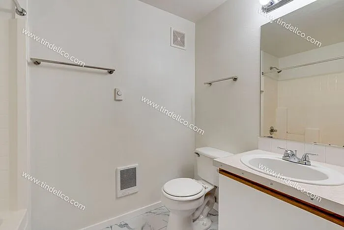 13738 NE Glisan St #3 — Photo 17