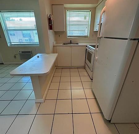 5th image of 1038 NW 3rd Ave APT 2