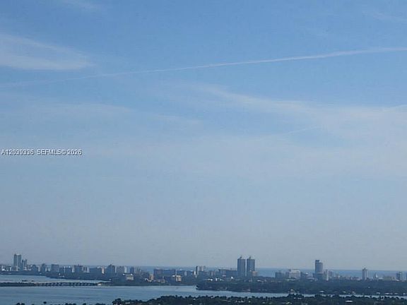 2nd image of 325 Biscayne Blvd #4122
